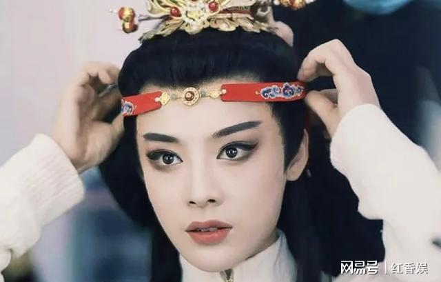 圈顶流必须德配位这次陈丽君要沉淀沉淀了冰球突破豪华版手机版从影视到传统艺术(图8)