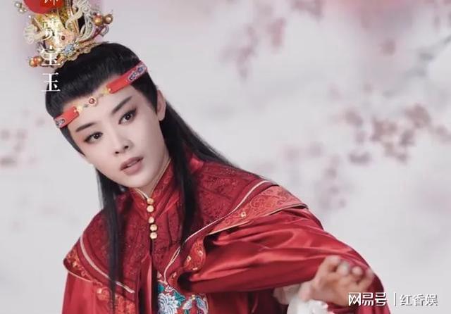 圈顶流必须德配位这次陈丽君要沉淀沉淀了冰球突破豪华版手机版从影视到传统艺术(图10)